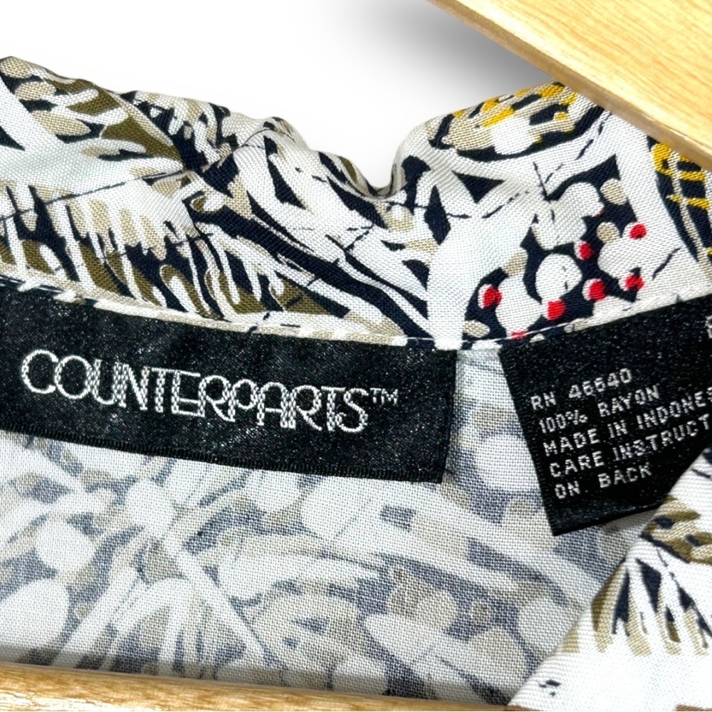 4/$20 Counterparts Tropical Print Button Front Blouse Multicolor Size 8 - Picture 4 of 5